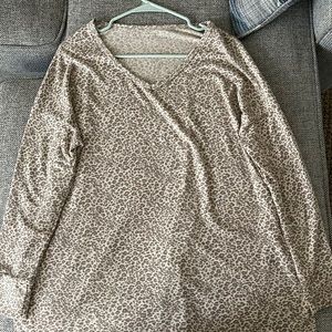 Long sleeve top from american eagle. Worn a few times, but still super soft.